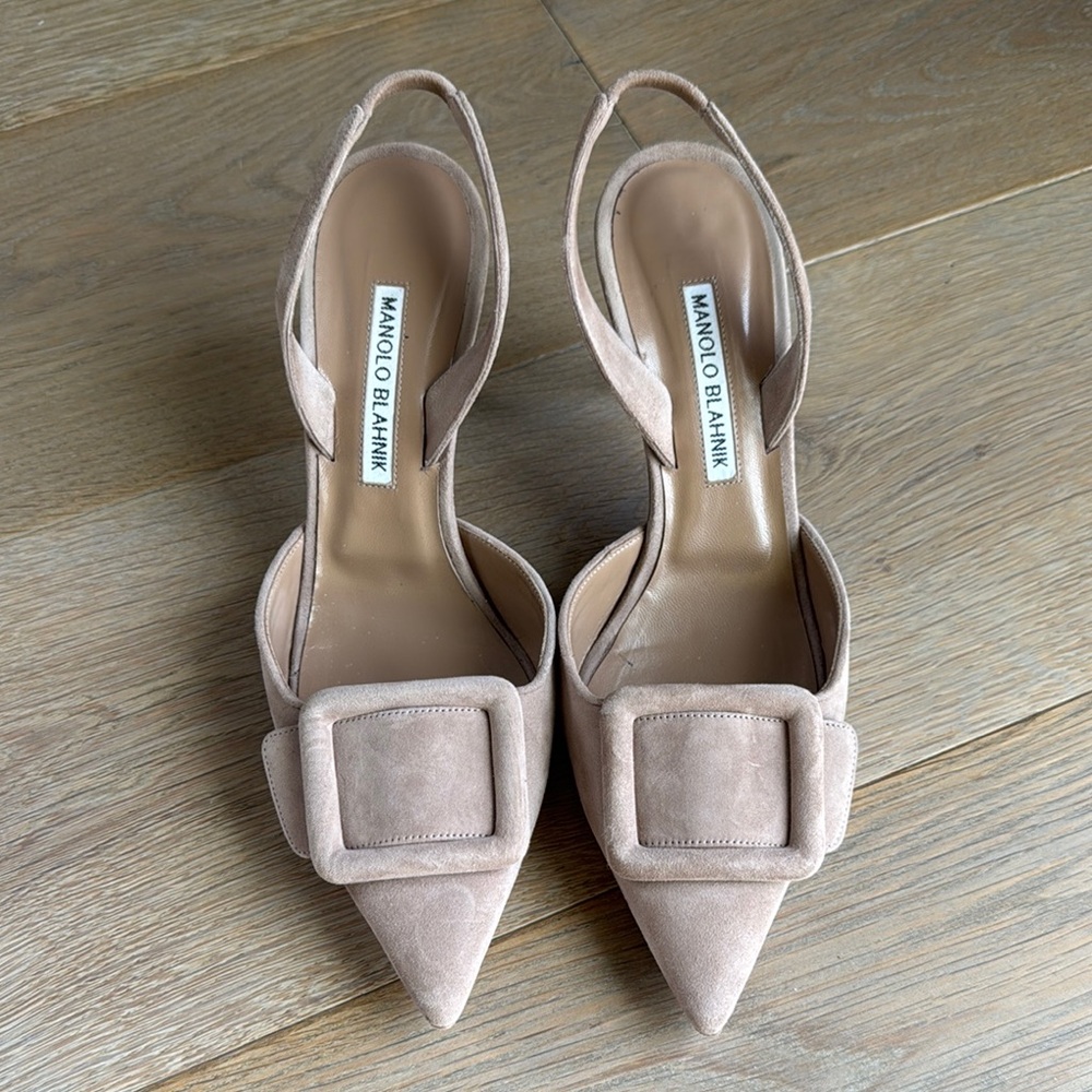 Manolo Blahnik Maysli 70 buckled suede slingback pumps